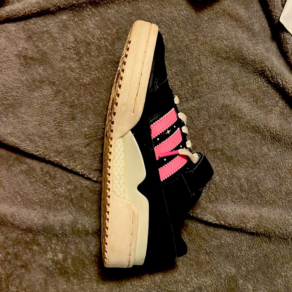 Size 5 the world needs love Adidas shoes all gender